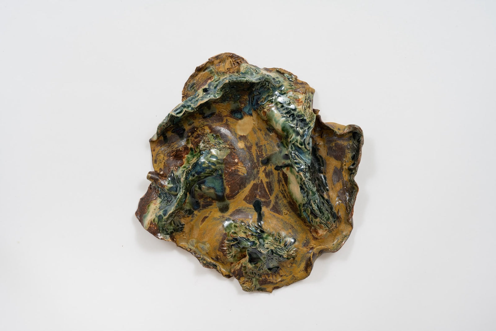 1,768 m., 2026 Stoneware, glaze Overall: h 6.5 x 28 x 24 cm Overall: h 2,55 x 11 x 9,44 in